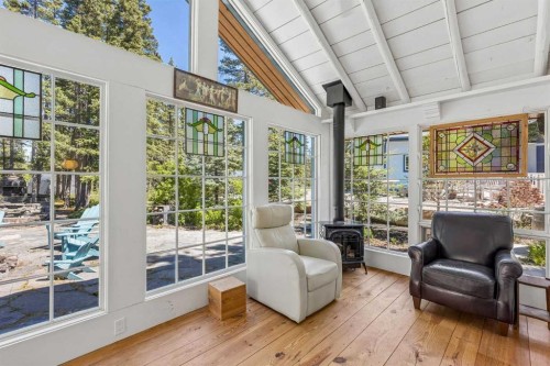 4 Pine Avenue, Bragg Creek, AB 
