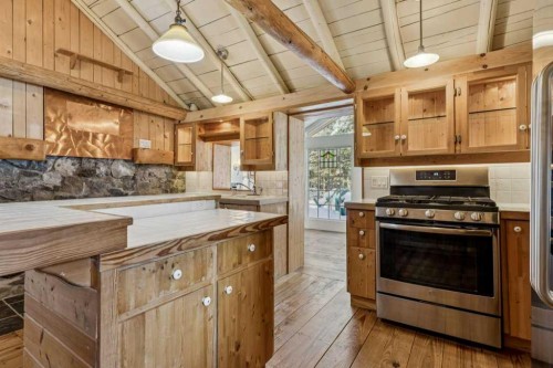 4 Pine Avenue, Bragg Creek, AB 