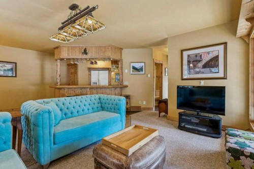4 Pine Avenue, Bragg Creek, AB 
