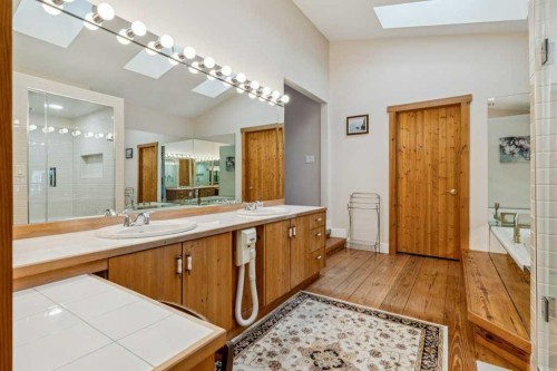 4 Pine Avenue, Bragg Creek, AB 