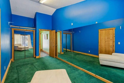 4 Pine Avenue, Bragg Creek, AB 
