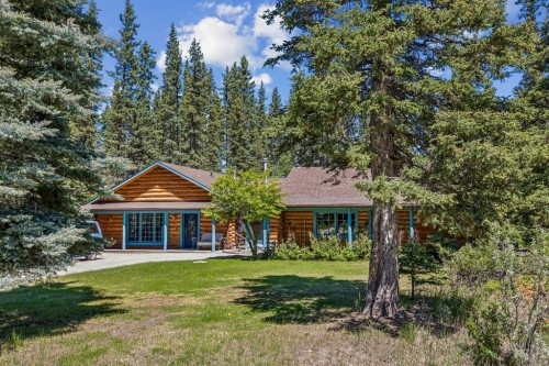 4 Pine Avenue, Bragg Creek, AB 