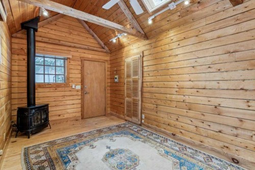 4 Pine Avenue, Bragg Creek, AB 