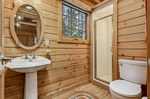 4 Pine Avenue, Bragg Creek, AB 