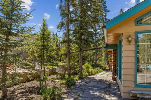 4 Pine Avenue, Bragg Creek, AB 