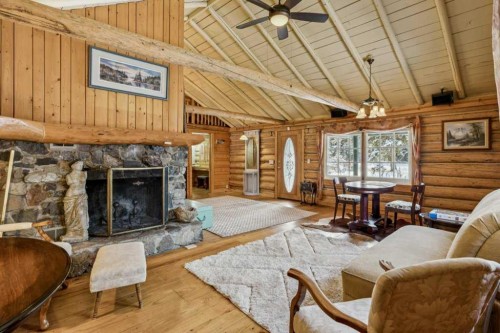 4 Pine Avenue, Bragg Creek, AB 