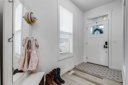 223 Chelsea Heath, Chestermere, AB 