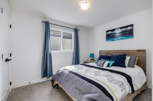 223 Chelsea Heath, Chestermere, AB 
