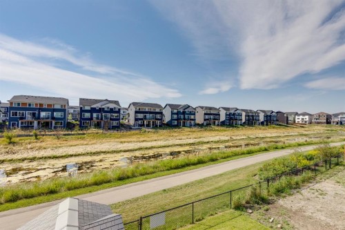 223 Chelsea Heath, Chestermere, AB 