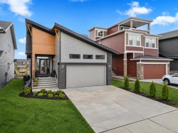 218 Mitchell Heath NW Calgary, AB T3R 2G2