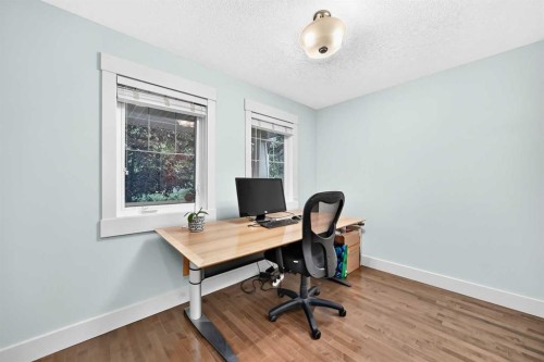 2512 17A Street Nw, Calgary, AB 