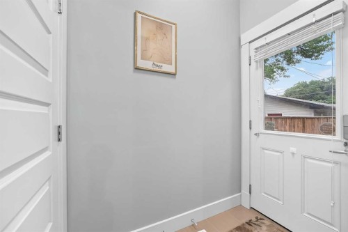 2512 17A Street Nw, Calgary, AB 