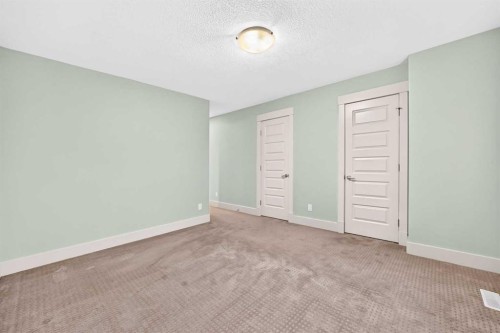 2512 17A Street Nw, Calgary, AB 
