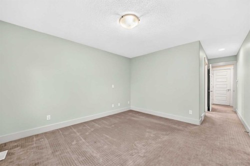 2512 17A Street Nw, Calgary, AB 