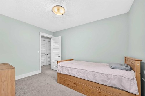 2512 17A Street Nw, Calgary, AB 