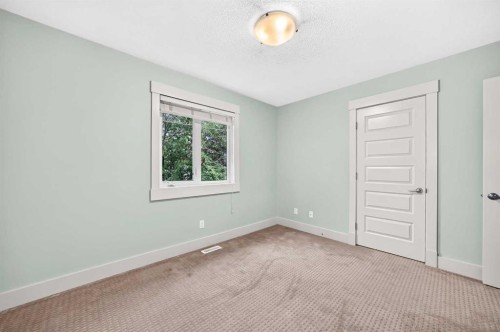2512 17A Street Nw, Calgary, AB 
