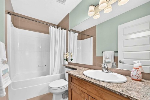 2512 17A Street Nw, Calgary, AB 