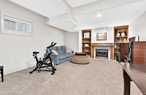 2512 17A Street Nw, Calgary, AB 