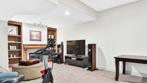 2512 17A Street Nw, Calgary, AB 