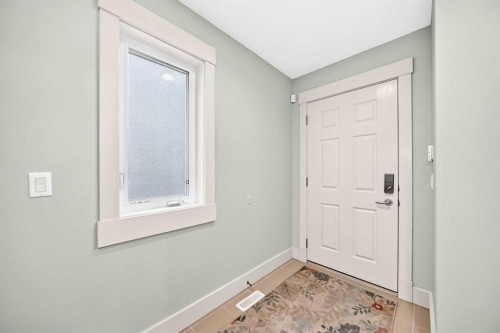 2512 17A Street Nw, Calgary, AB 