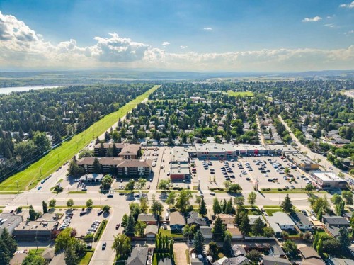 6516 Crowchild Trail Sw, Calgary, AB 