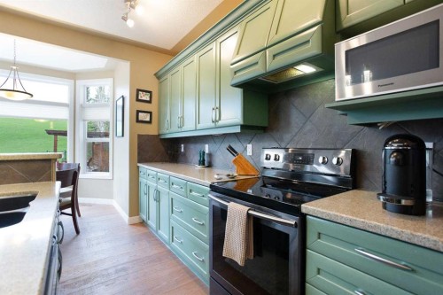 30 Discovery Ridge Gardens Sw, Calgary, AB 