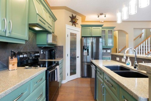 30 Discovery Ridge Gardens Sw, Calgary, AB 