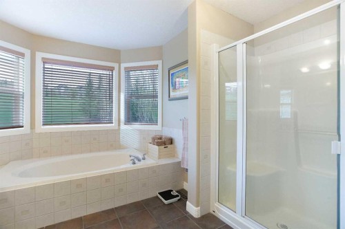 30 Discovery Ridge Gardens Sw, Calgary, AB 