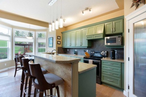30 Discovery Ridge Gardens Sw, Calgary, AB 
