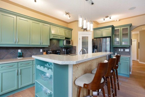 30 Discovery Ridge Gardens Sw, Calgary, AB 