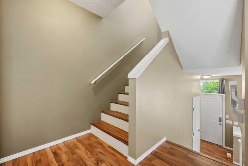 241 Elgin Gardens Se, Calgary, AB 
