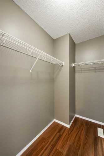 241 Elgin Gardens Se, Calgary, AB 