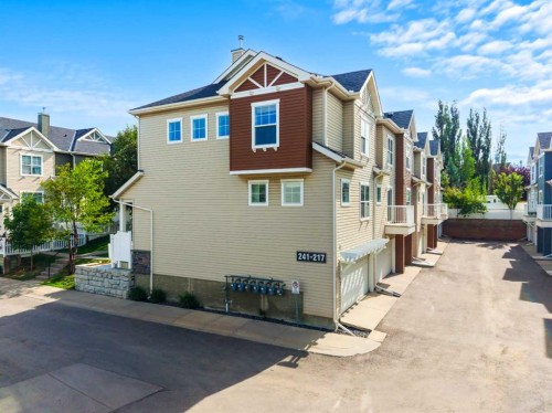 241 Elgin Gardens Se, Calgary, AB 