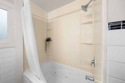 92 Chinook Drive Sw, Calgary, AB 