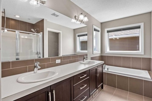 63 Redstone Gardens Ne, Calgary, AB 
