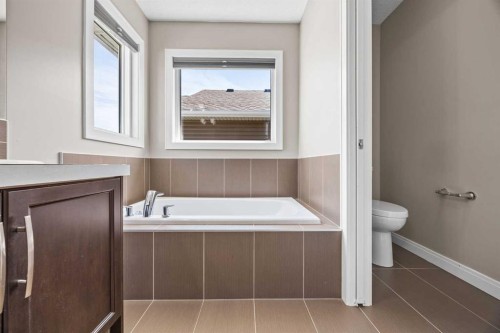 63 Redstone Gardens Ne, Calgary, AB 