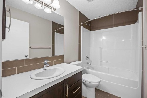 63 Redstone Gardens Ne, Calgary, AB 