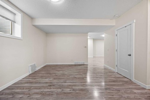 63 Redstone Gardens Ne, Calgary, AB 