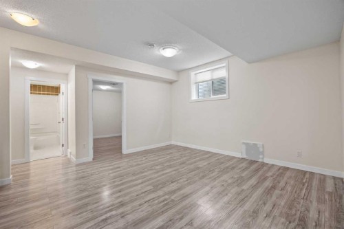 63 Redstone Gardens Ne, Calgary, AB 