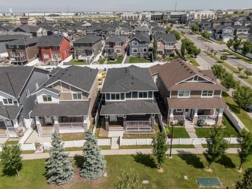 63 Redstone Gardens Ne, Calgary, AB 