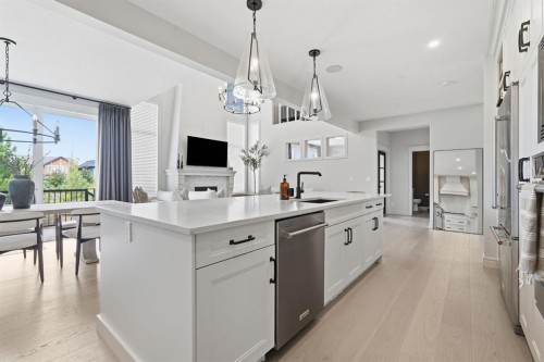 10 Legacy Woods Crescent Se, Calgary, AB 