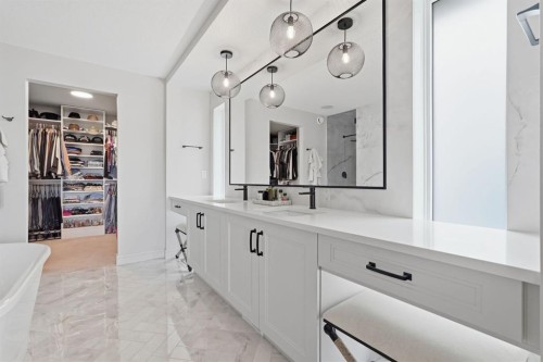 10 Legacy Woods Crescent Se, Calgary, AB 