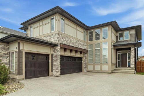 10 Legacy Woods Crescent Se, Calgary, AB 