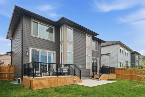 10 Legacy Woods Crescent Se, Calgary, AB 