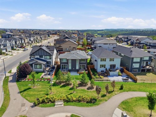 10 Legacy Woods Crescent Se, Calgary, AB 