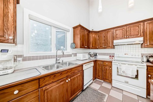 8 Signature Point Sw, Calgary, AB 