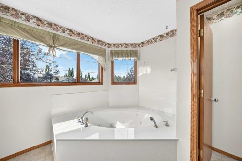 117 Evergreen Place Sw, Calgary, AB 
