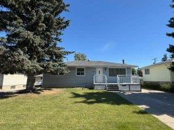 4312 45 Street SW Calgary, AB T2E 3W1