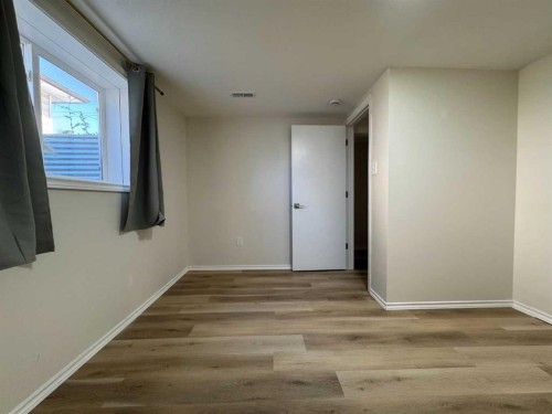 4312 45 Street Sw, Calgary, AB - Indoor Photo Showing Other Room