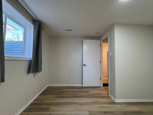 4312 45 Street Sw, Calgary, AB - Indoor Photo Showing Other Room